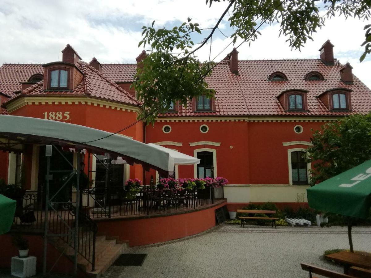 Dworek 1885 Ostrzeszow Exterior photo